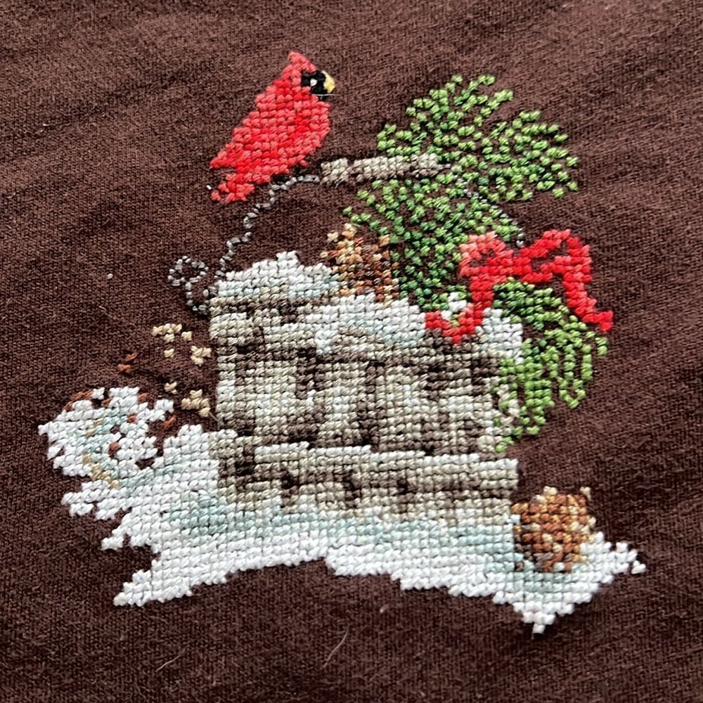 Cardinal Embroidered Needlepoint Sweatshirt - L - Picture 4 of 9